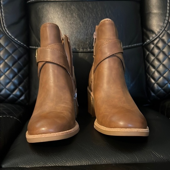 BOC Brown Ankle Booties with Wrap-Around Strap - Picture 4 of 8